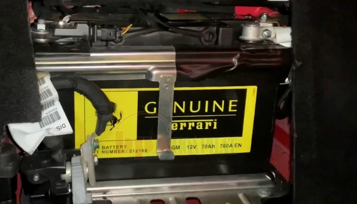 Ắc quy zin theo xe Ferrari 488