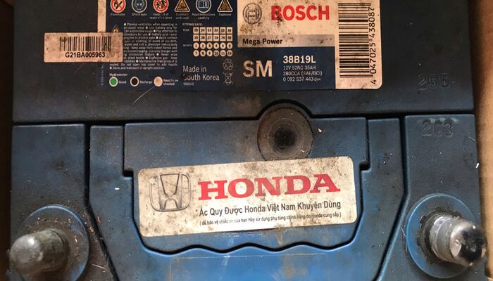 Hình ảnh ắc quy cũ đã qua sử dụng