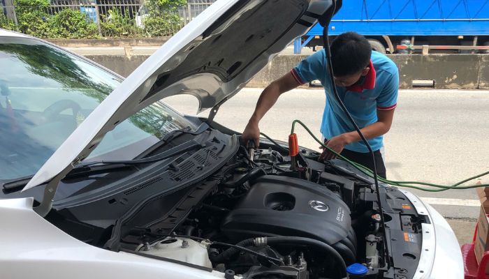 Quy trình cứu hộ thay bình ắc quy tại Hoà Phát Long Trường