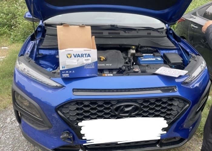 Hoà Phát thực hiện thay ắc quy Varta chính hãng cho xe Hyundai Kona