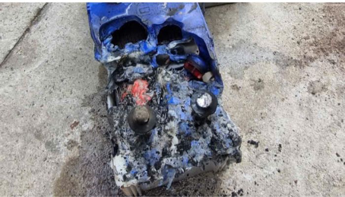 Hình ảnh ắc quy bị cháy nổ biến dạng