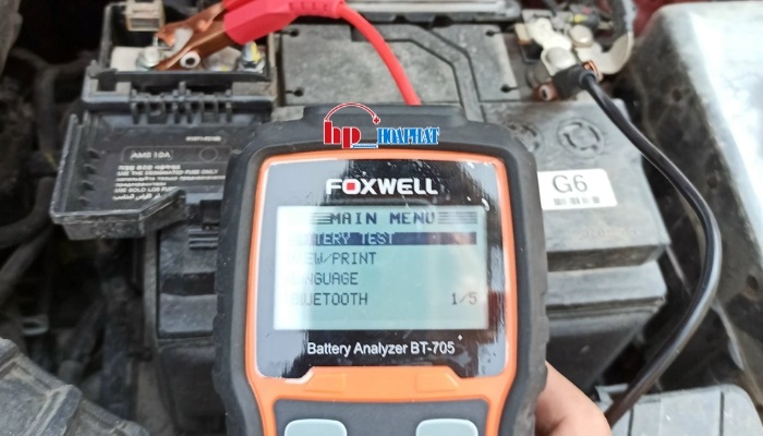 Kiểm tra điện áp ắc quy