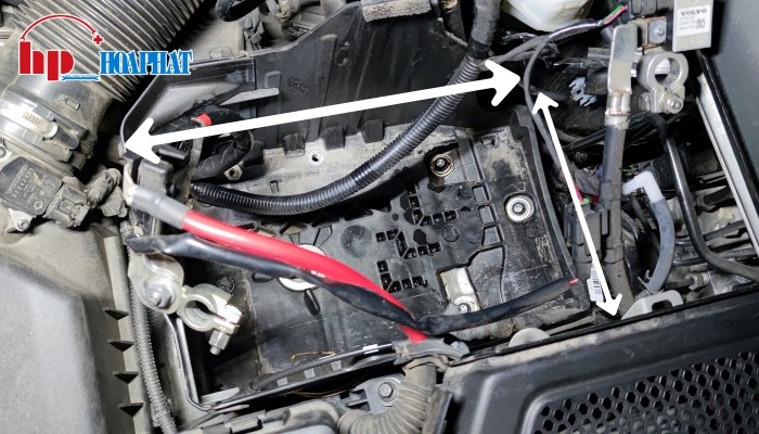 Khay chứa bình ắc quy xe Volvo XC60