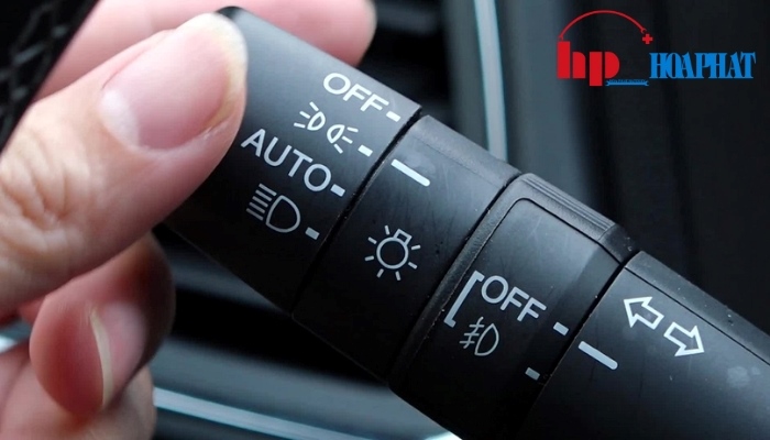 Chú ý tắt tất cả các thiết bị điện trước khi ra khỏi xe