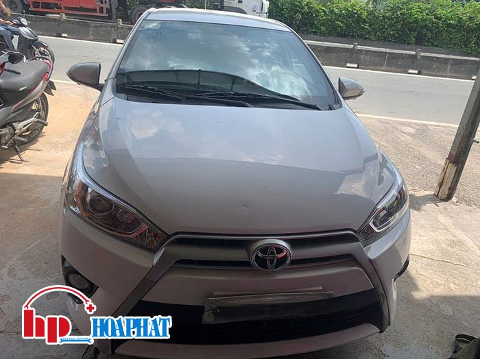 Dịch vụ thay ắc quy Toyota Yaris tận nơi tại Ắc Quy Hòa Phát