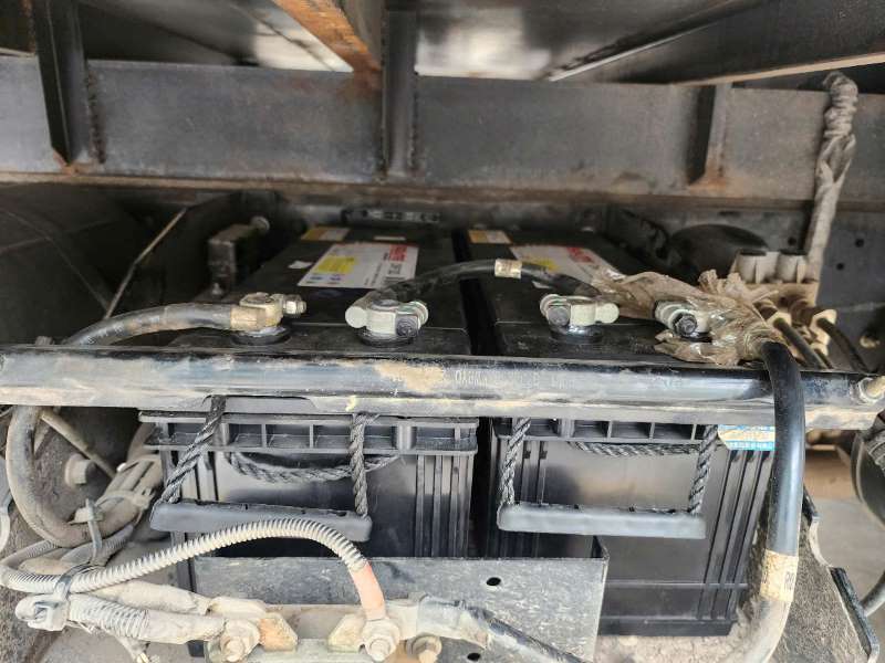 thay bình ắc quy xe tải tại bình trưng